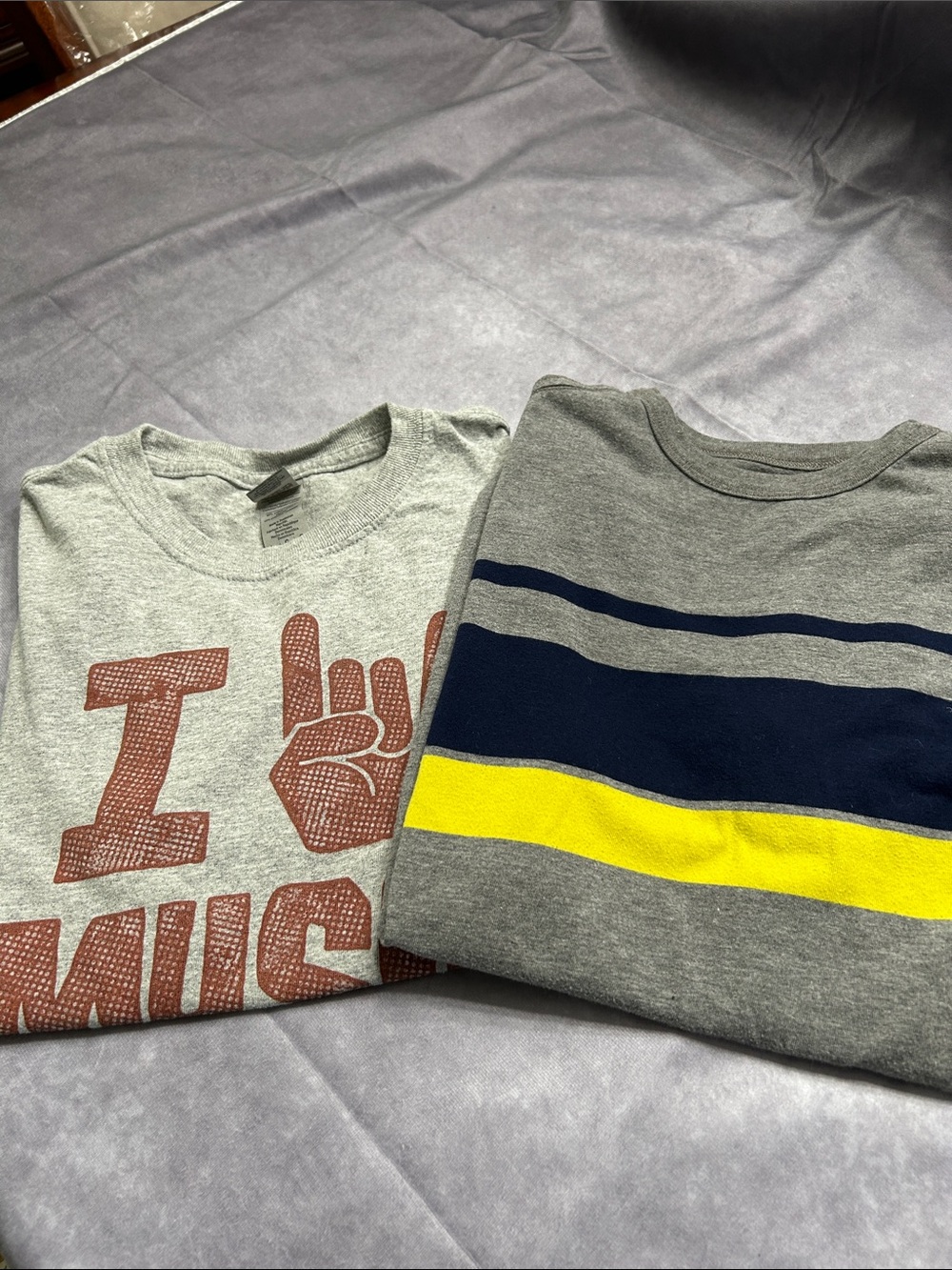 Gildan Gray & Cherokee Navy & YellowTees - Boys Large
